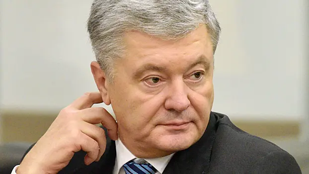 Порошенко заявил о критическом положении на фронте для украинской армии