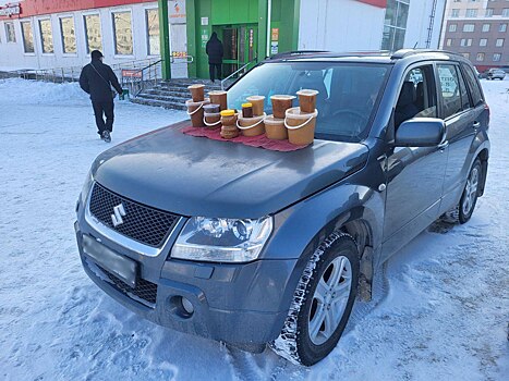 В Новосибирске у уличных торговцев изъяли мёд и рыбу