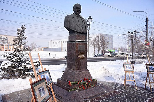 В Оренбурге почтили память почетного гражданина Юрия Гаранькина