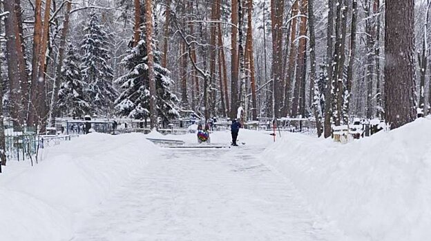 В Пензе приводят в порядок кладбища к 23 Февраля