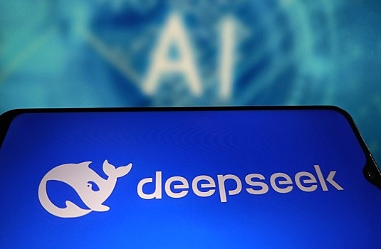 «Яндекс» добавил в «Шедеврум» поддержку ИИ DeepSeek