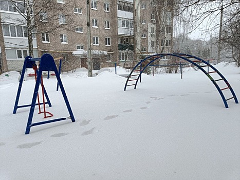 В Самаре задержали тракториста, который неадекватно ездил во дворе