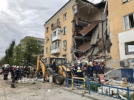 На месте взрыва жилого дома в Волгограде развернут оперативный штаб