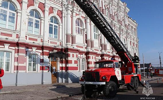 В Курске в «Свиридовском» прошли пожарные учения