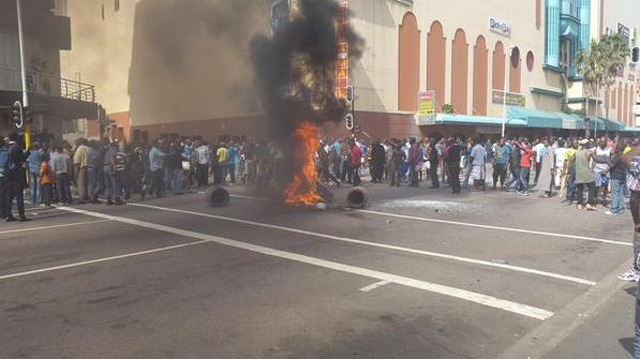 Зума отменил визит в Джакарту из-за волны насилия в ЮАР